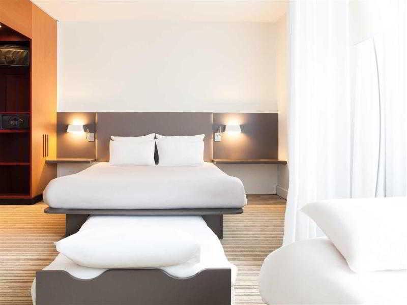 Paris Grand Cdg Aeroport Hotel 4*