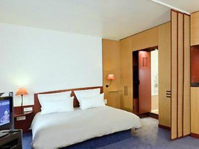 Paris Grand Cdg Aeroport Hotel 4*
